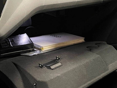 2021 Audi e-tron quattro Premium