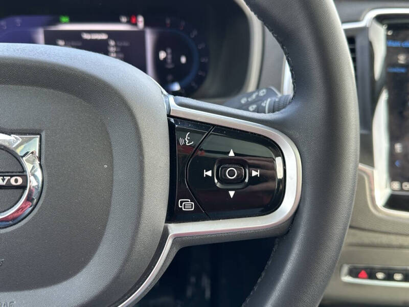 2023 Volvo XC90 B5 Core