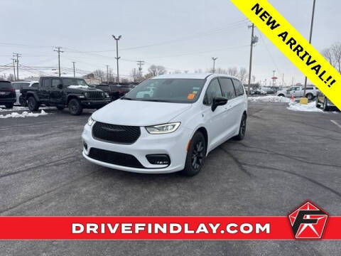 2024 Chrysler Pacifica Plug-In Hybrid Select