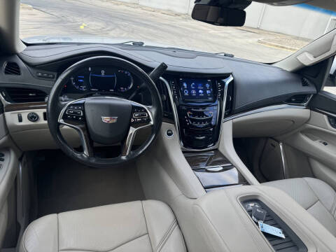 2018 Cadillac Escalade Luxury