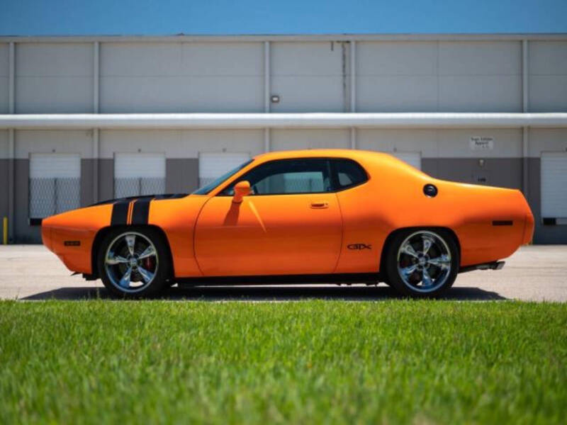 2010 Dodge Challenger R/T's photo