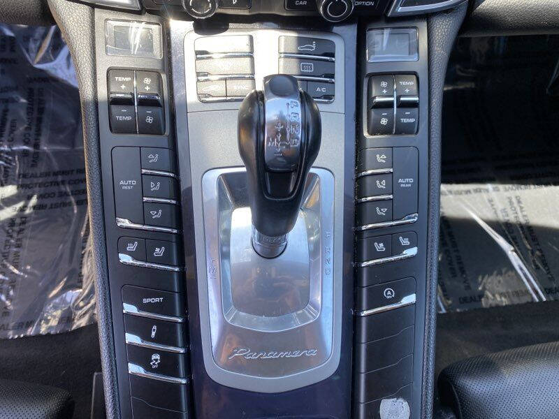 2015 Porsche Panamera 4