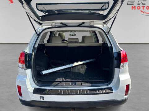 2013 Subaru Outback 3.6R Limited