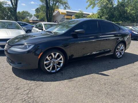 2015 Chrysler 200 for sale at Paramount Motors in Taylor MI