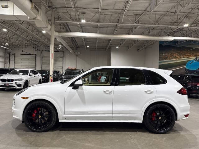 2013 Porsche Cayenne GTS