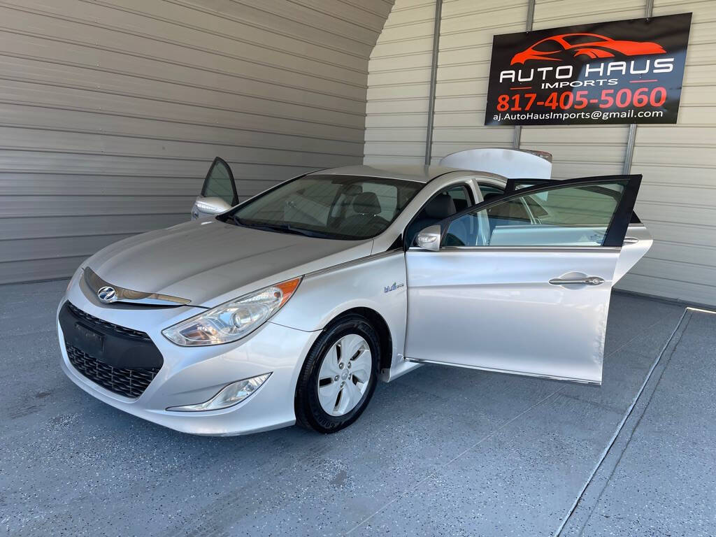 2013 Hyundai SONATA Hybrid for sale at Auto Haus Imports in Grand Prairie, TX