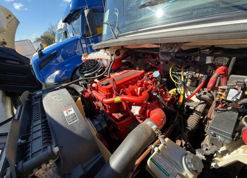 2020 Freightliner M2 106