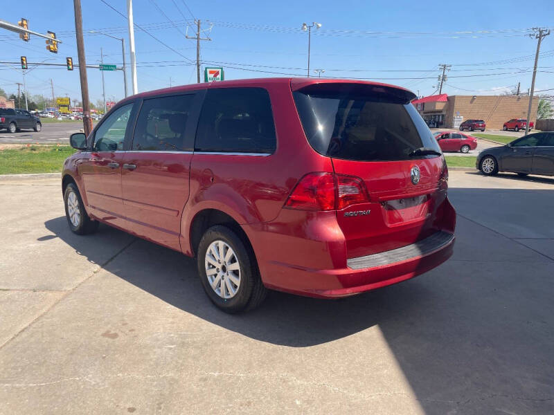 2009 Volkswagen Routan S