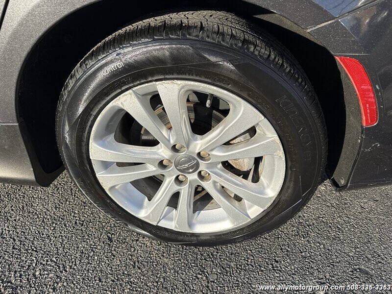 2017 Chrysler 200 Limited Platinum