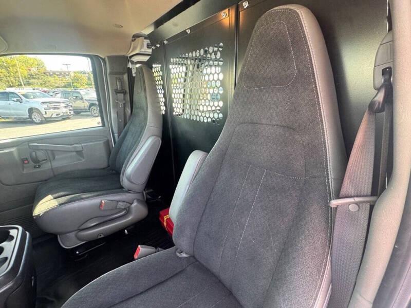 2023 GMC Savana 2500