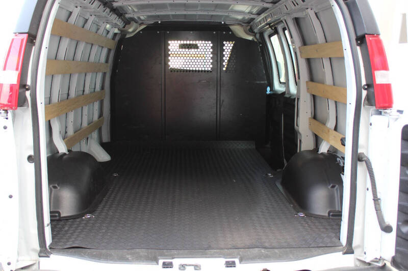 2023 GMC Savana 2500