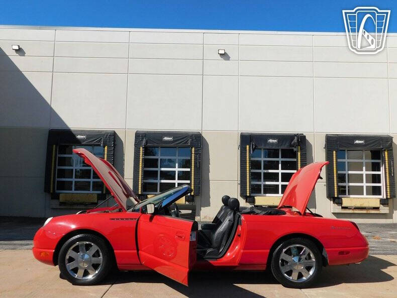 2002 Ford Thunderbird Deluxe