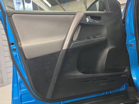 2017 Toyota RAV4 Hybrid XLE