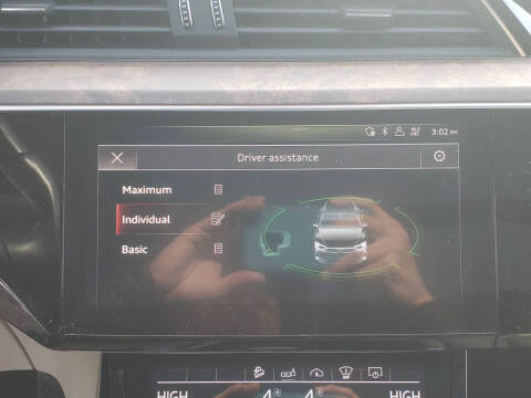 2019 Audi e-tron quattro Prestige