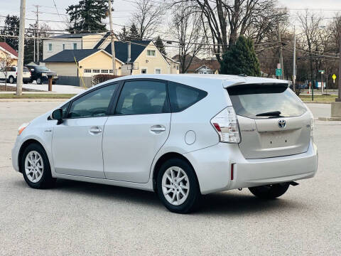 2012 Toyota Prius v Five