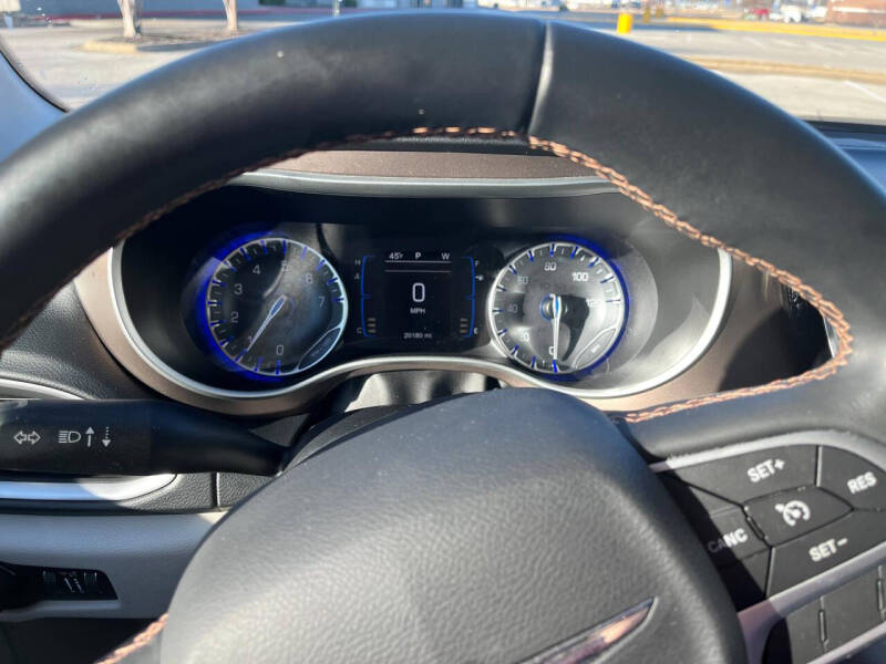 2017 Chrysler Pacifica Touring-L