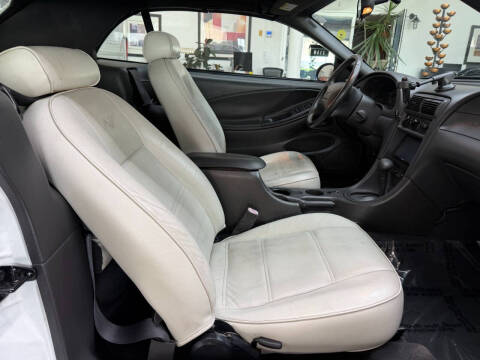 2003 Ford Mustang