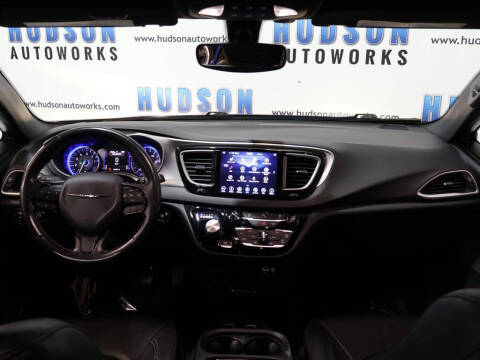 2020 Chrysler Pacifica Touring L