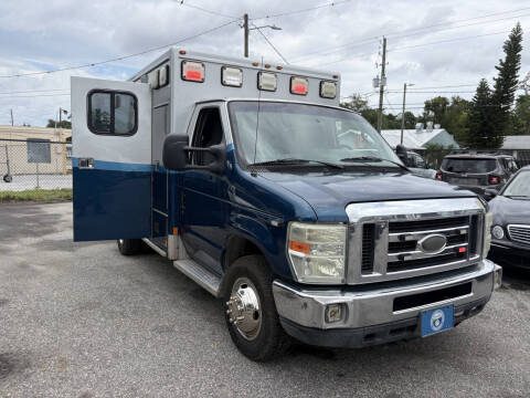 2015 Ford E-Series E-350 SD