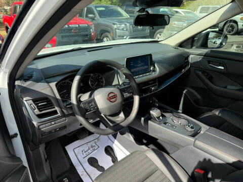 2025 Nissan Rogue Rock Creek