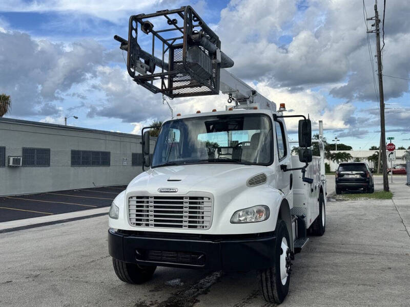 2019 Freightliner M2 106