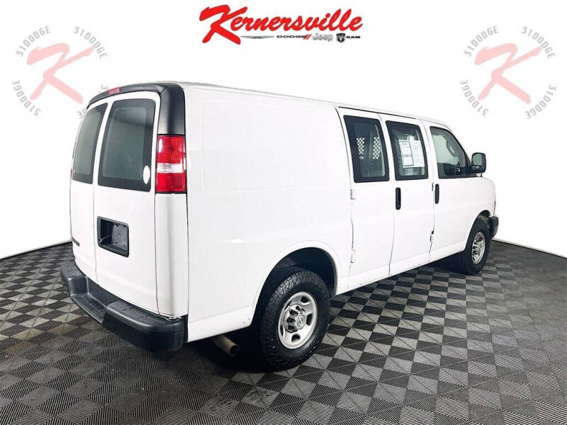 2022 Chevrolet Express 2500