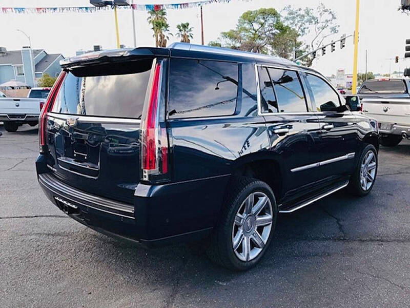 2017 Cadillac Escalade Luxury