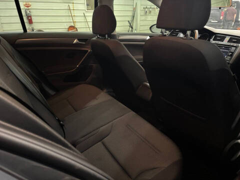 2019 Volkswagen Golf S