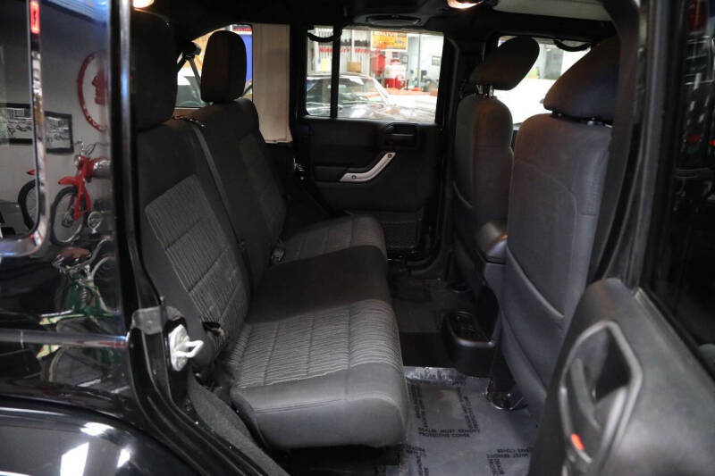 2012 Jeep Wrangler Unlimited Sahara