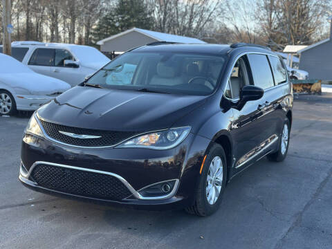 2017 Chrysler Pacifica Touring-L