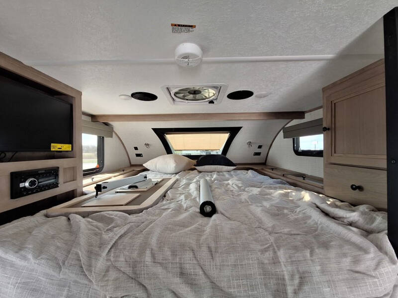 2024 Palomino Backpack Hard Side HS-8801