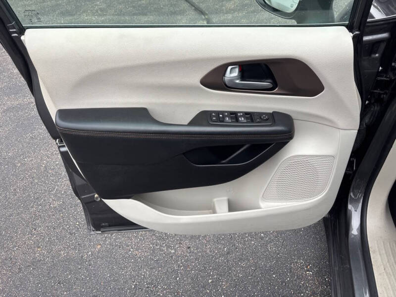 2017 Chrysler Pacifica Touring