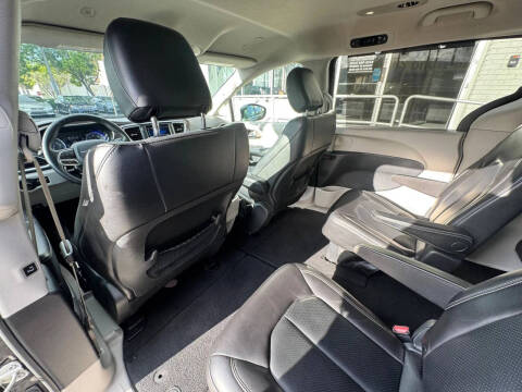 2020 Chrysler Voyager LXi