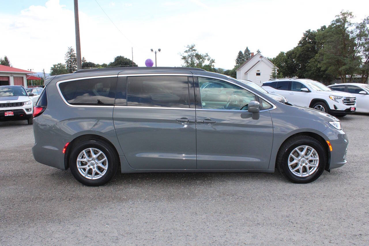 2022 Chrysler Pacifica for sale at Jennifer's Auto Sales & Service in Spokane Valley, WA