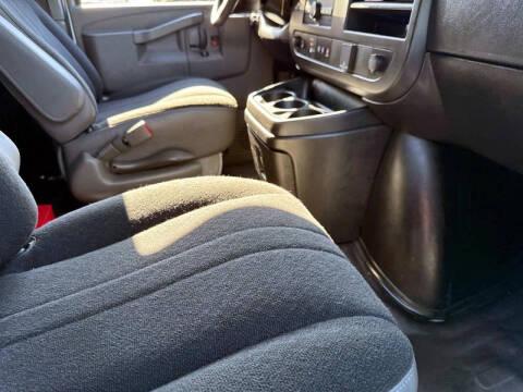 2023 GMC Savana 2500