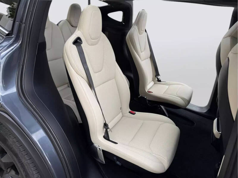 2023 Tesla Model X Standard Range