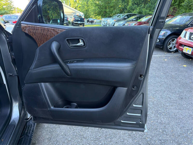 2017 Nissan Armada SV