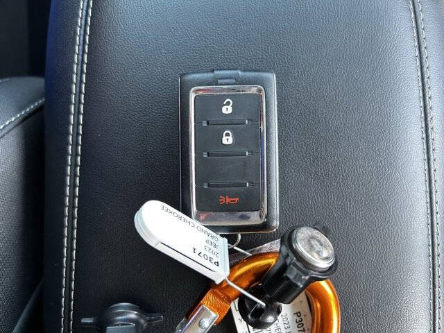 2023 Jeep Grand Cherokee L Laredo