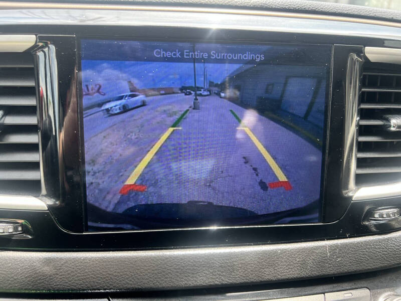 2017 Chrysler Pacifica Touring-L