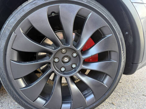 2023 Tesla Model Y Performance