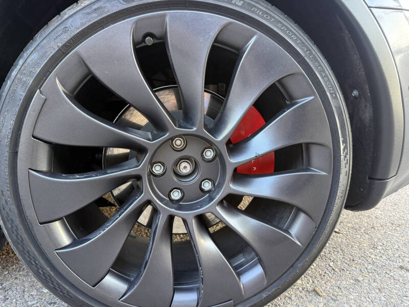 2023 Tesla Model Y Performance