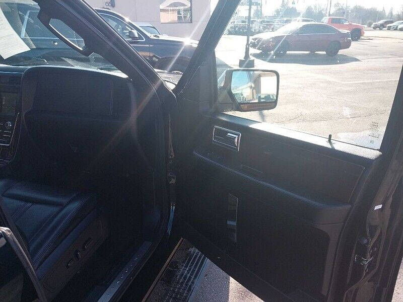 2017 Lincoln Navigator Select