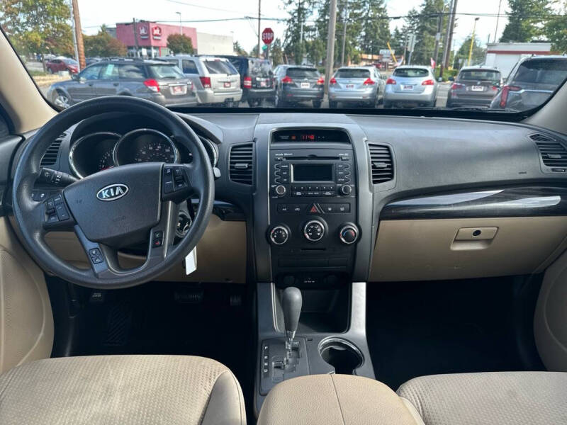 2011 Kia Sorento LX