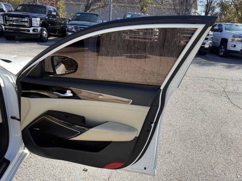 2017 Kia Cadenza Premium