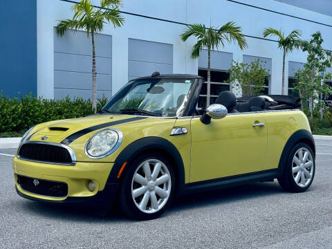 2009 MINI Cooper for sale at Tow Flat Cars in Lake Park FL