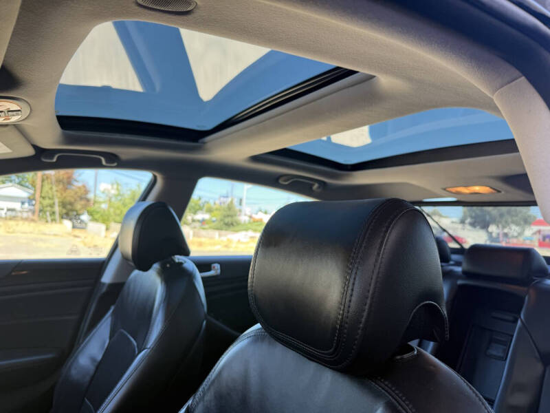 2016 Kia Cadenza Premium