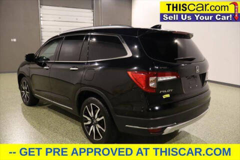 2019 Honda Pilot Touring w/Rear Captain's Chairs