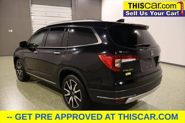 2019 Honda Pilot Touring w/Rear Captain's Chairs