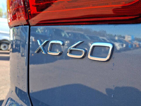 2024 Volvo XC60 B5 Plus Dark Theme