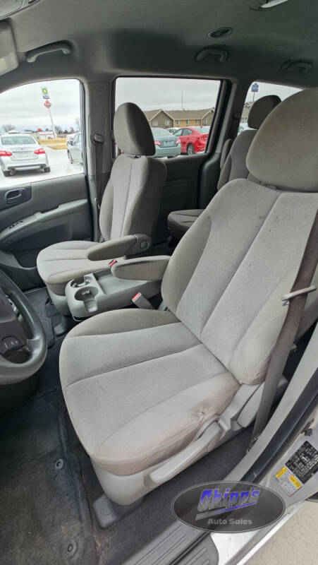 2011 Kia Sedona LX